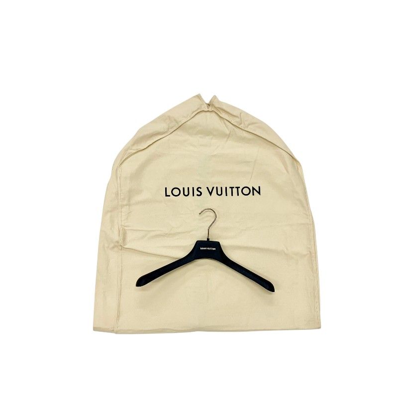 ルイヴィトン LOUIS VUITTON アウター ウール ブラック ゴールド アシンメトリカルプリーツケープ ルイヴィトン LOUIS VUITTON アウター ウール ブラック ゴールド アシンメトリカルプリーツケープ