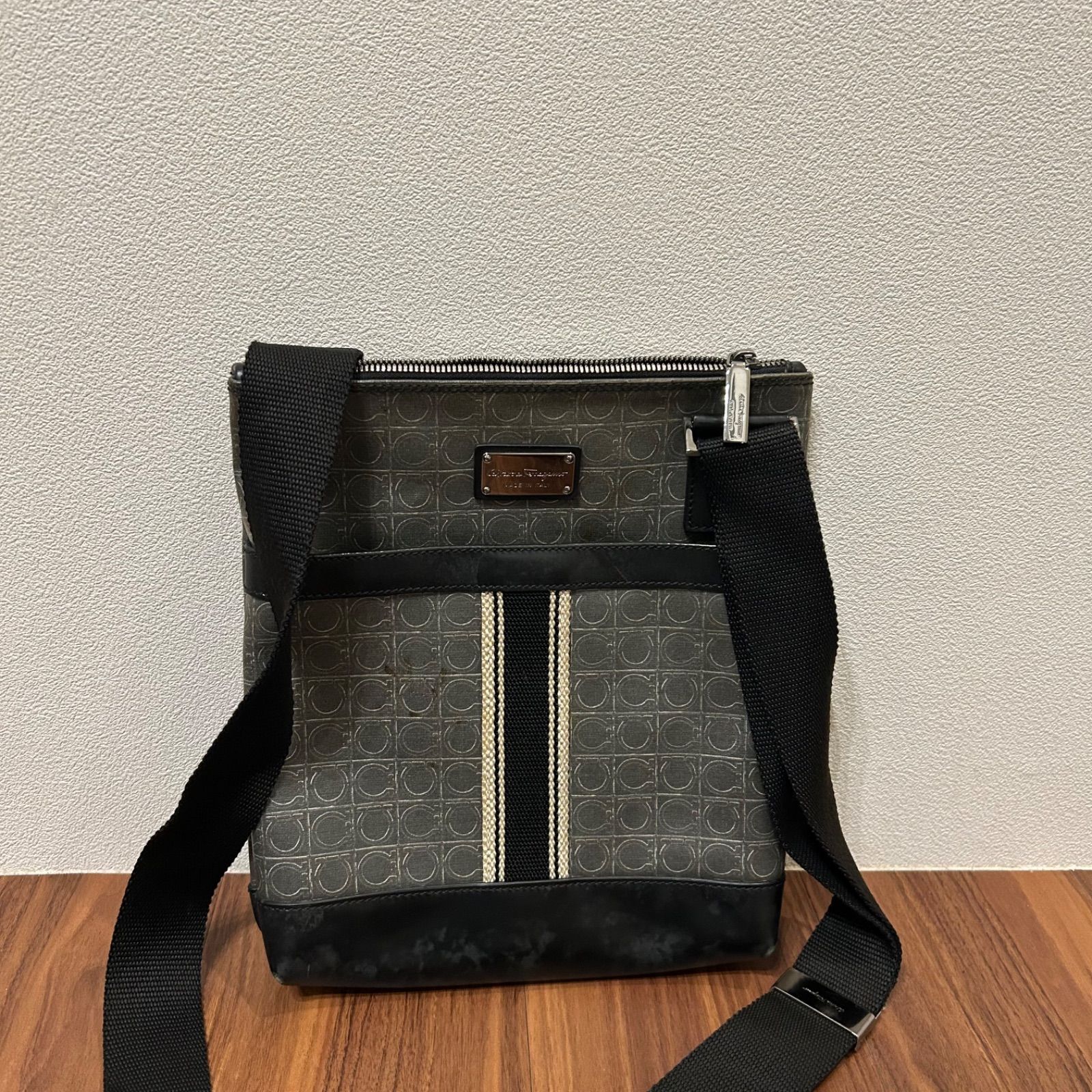 訳あり Salvatore Ferragamo サルヴァトーレフェラガモ メンズ 