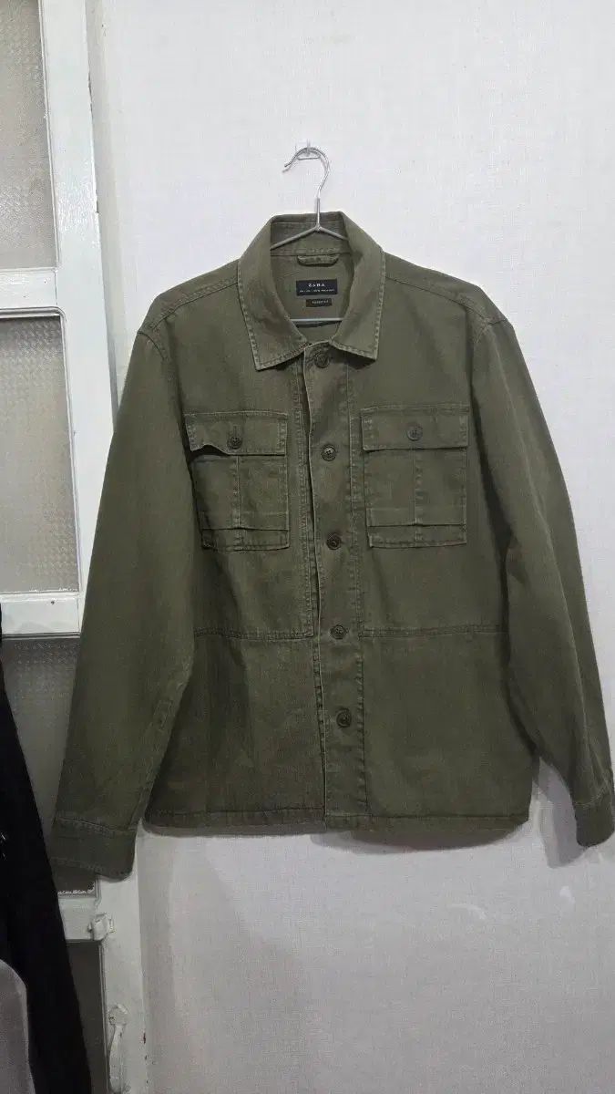 ZARA - | ZARA(ザラ) クロップド S ザラ カーキ色 シャツ ジャケット