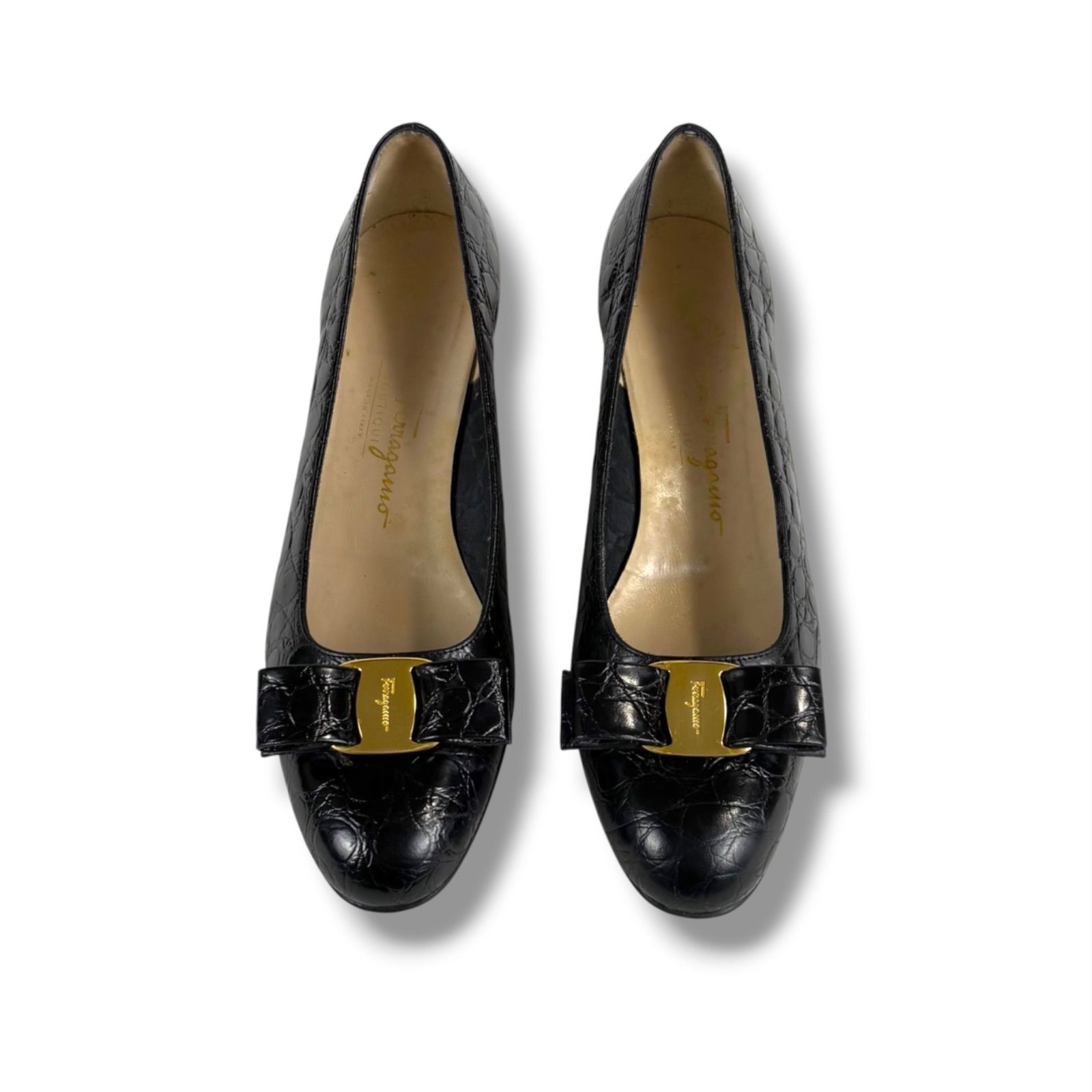 サルヴァトーレフェラガモ Salvatore Ferragamo ヴァラリボン パンプス