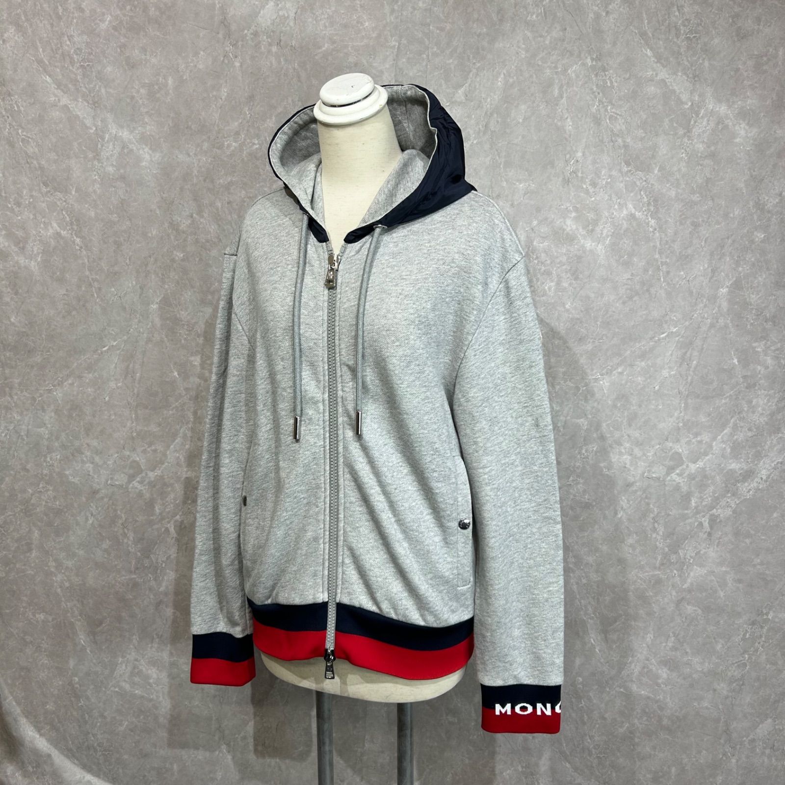 MONCLER モンクレール グレー ジップアップパーカー S 正規品 MONCLER モンクレール ジップアップパーカーグレーM - メルカリ