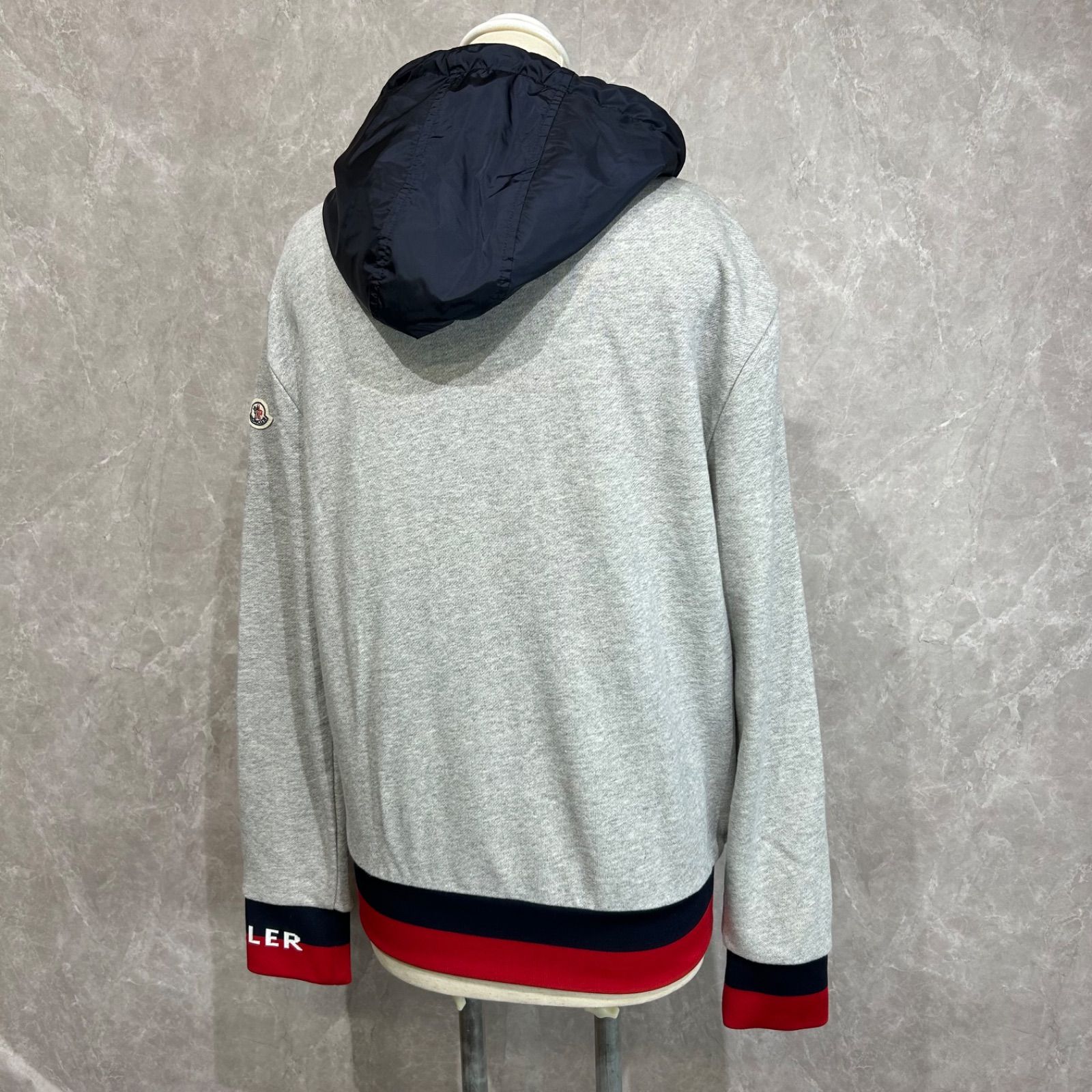 MONCLER モンクレール ジップアップパーカーグレーM - メルカリ