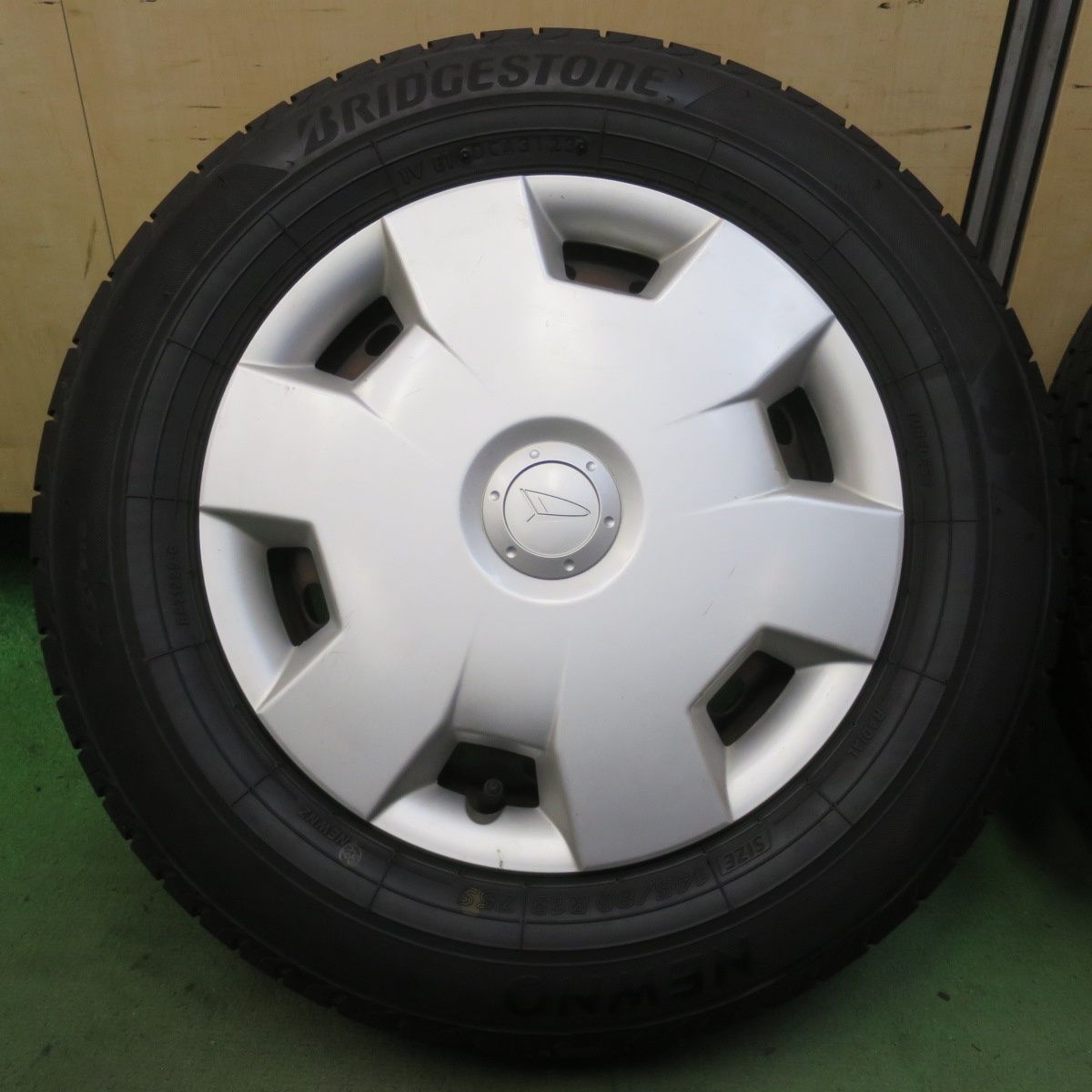 ダイハツ 純正 タント ムーヴ 145/80R13 バリ溝 0824製造 バリ溝！23年！9.5分以上☆ダイハツ タント ムーヴ 等 純正 スチール