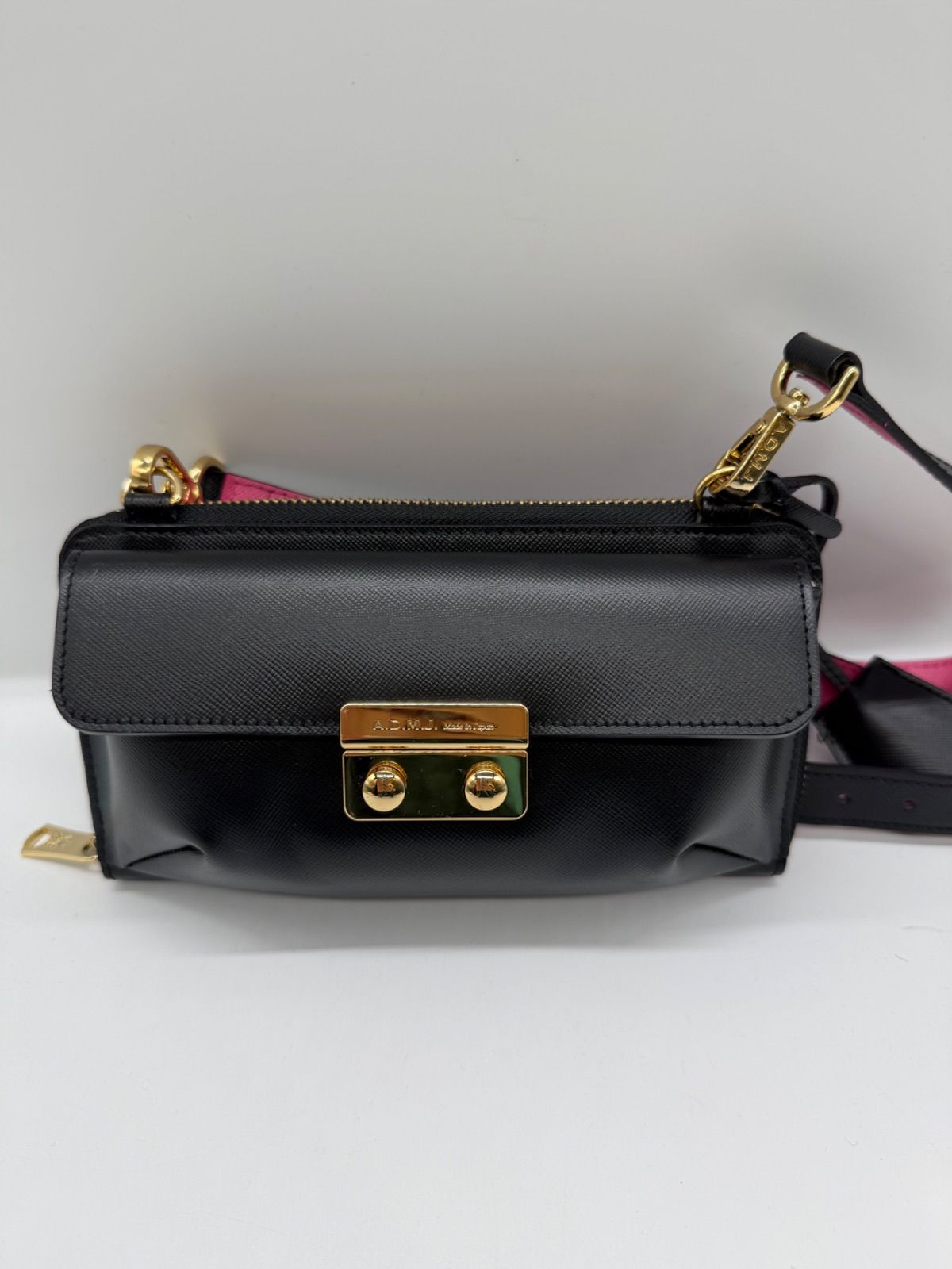 美品】ADMJ ウォレットショルダーバッグ 牛革 ブラック 雑色店 - メルカリ