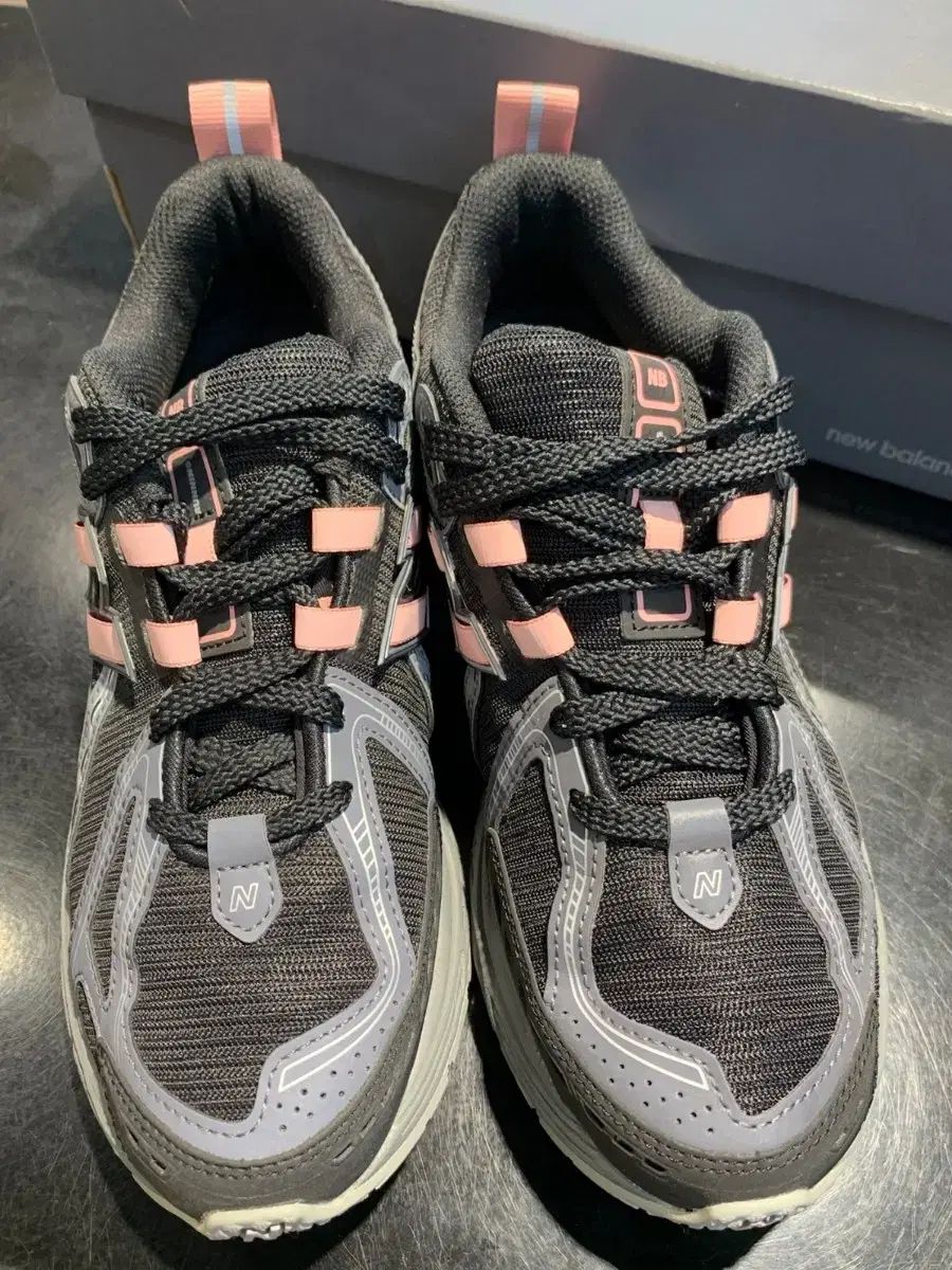New Balance 正規品 M1906RHC スニーカー