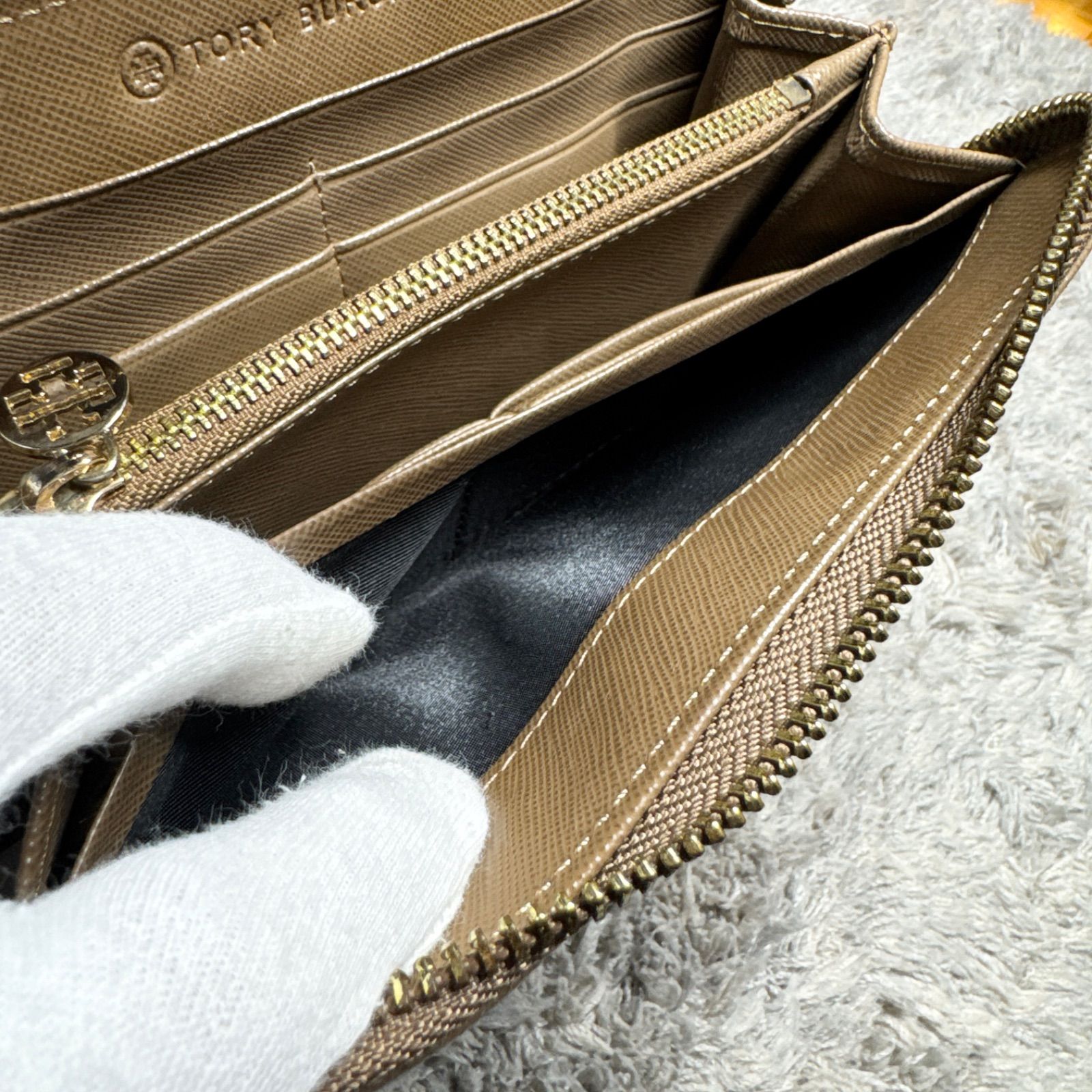 TORY BURCH トリーバーチ 長財布 ラウンドファスナー レザー ゴールド 