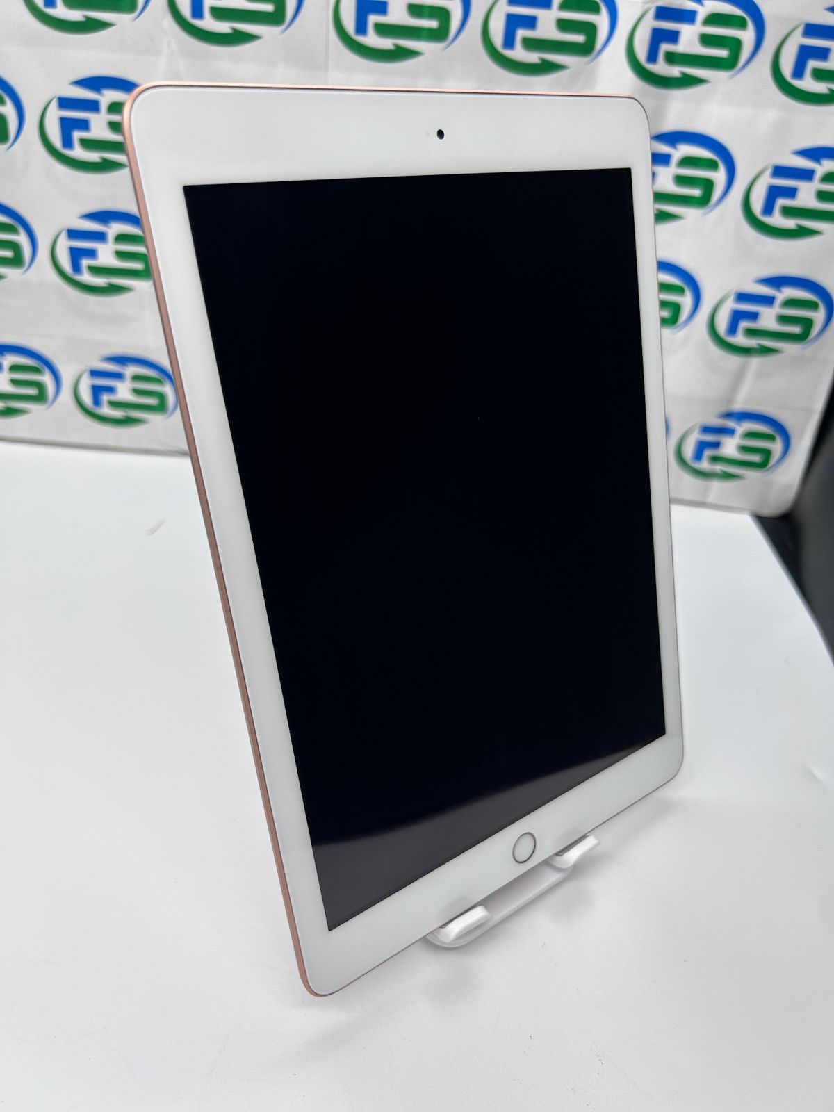 iPad 第6世代 Wi-Fi 32GB ゴールド MRJN2J/A A1893 訳あり 背面へこみ