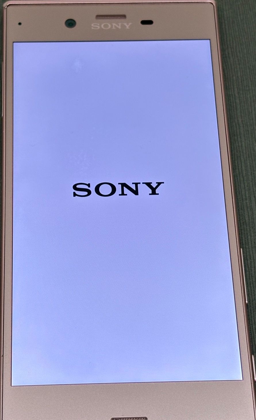 XPERIA XZ SOV34 ピンク 32GB au -HO688- - メルカリ