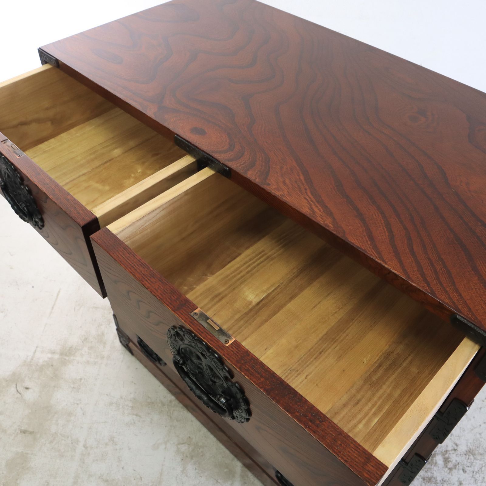 本日最終【伝統工芸品】 岩谷堂箪笥 整理箪笥 7杯 鍵付き 高さ100cm 欅 