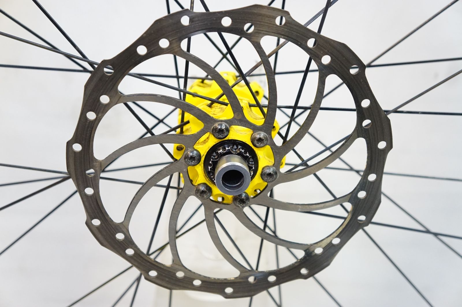 MAVIC 「マビック」 DEEMAX ULTIMATE 26インチ シマノ8/9速 ホイール