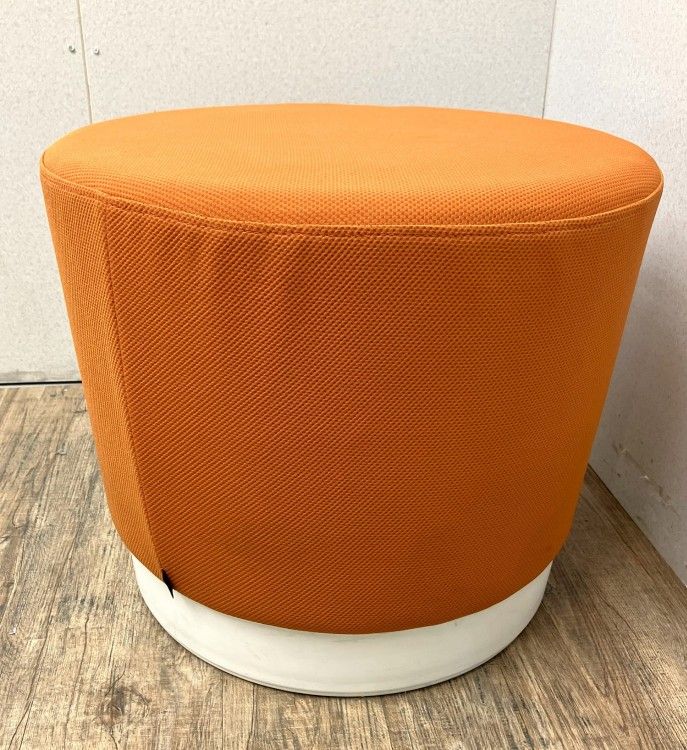 【中古品】オカムラ メロウシリーズ スツール MS78AR F010 オレンジ