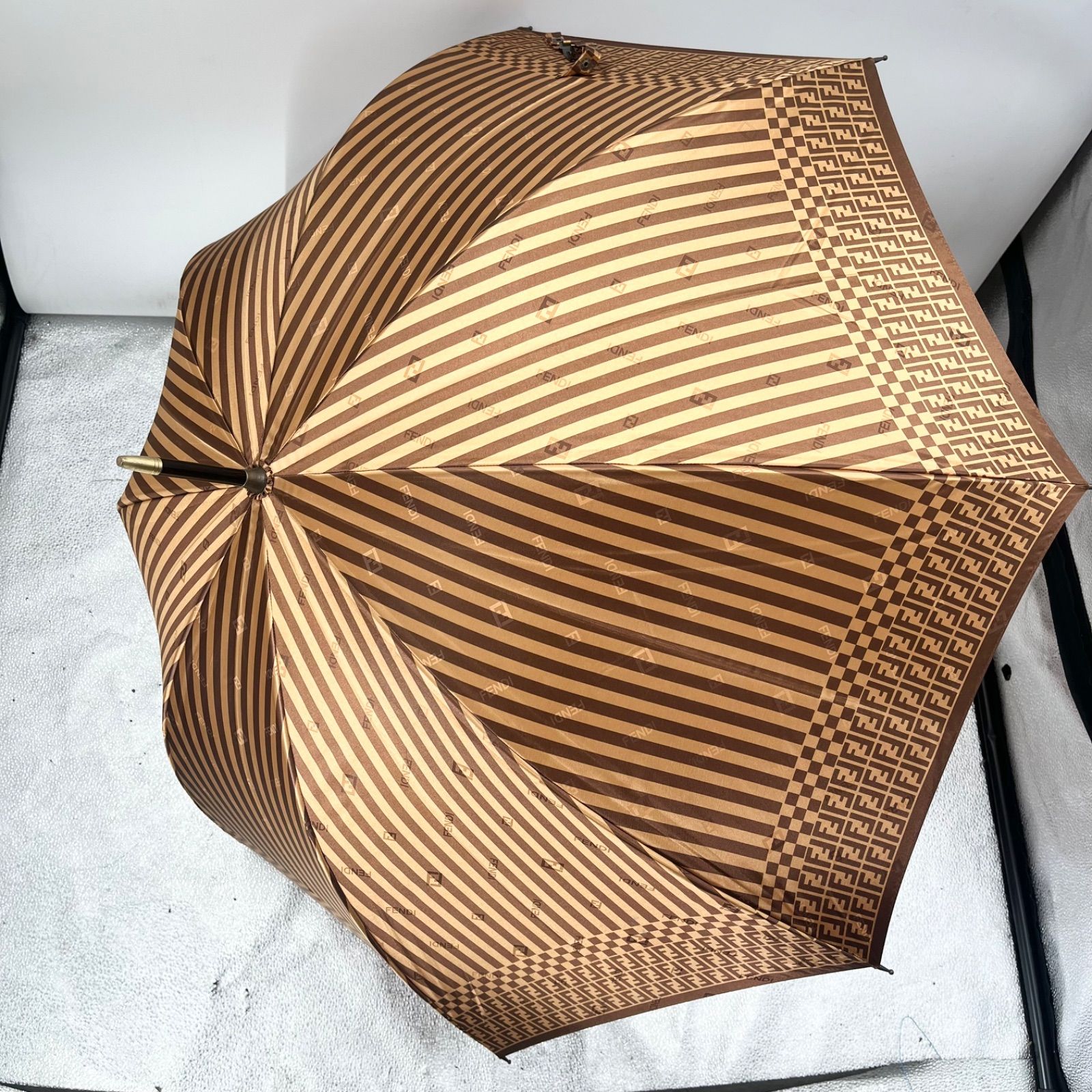 FENDI フェンディ ズッカ柄 長傘 雨傘 アンブレラ ブラウン - メルカリ