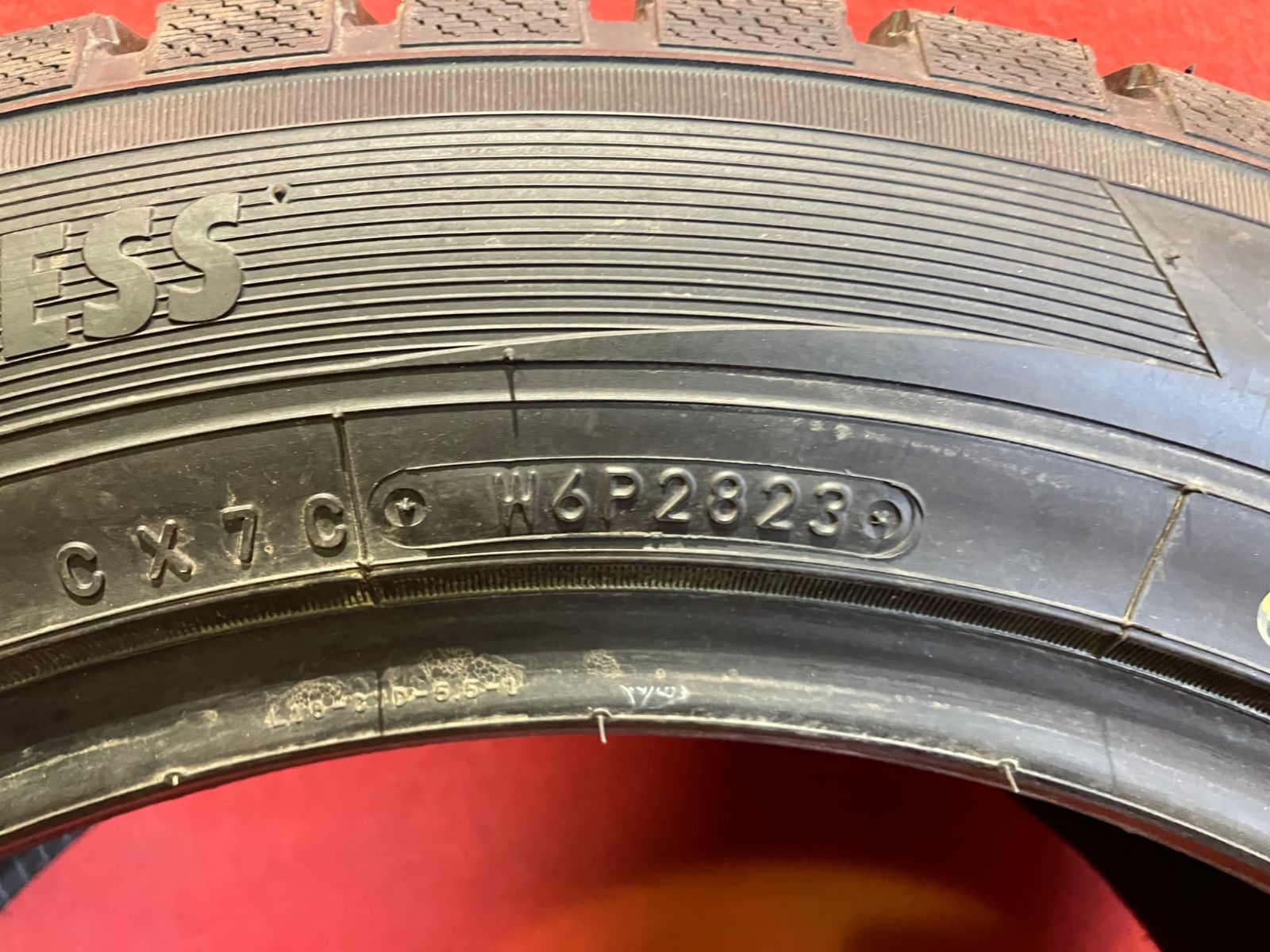 中古スタッドレスタイヤ【235/55R18 TOYO Winter TRANPATH TX】 4本SET