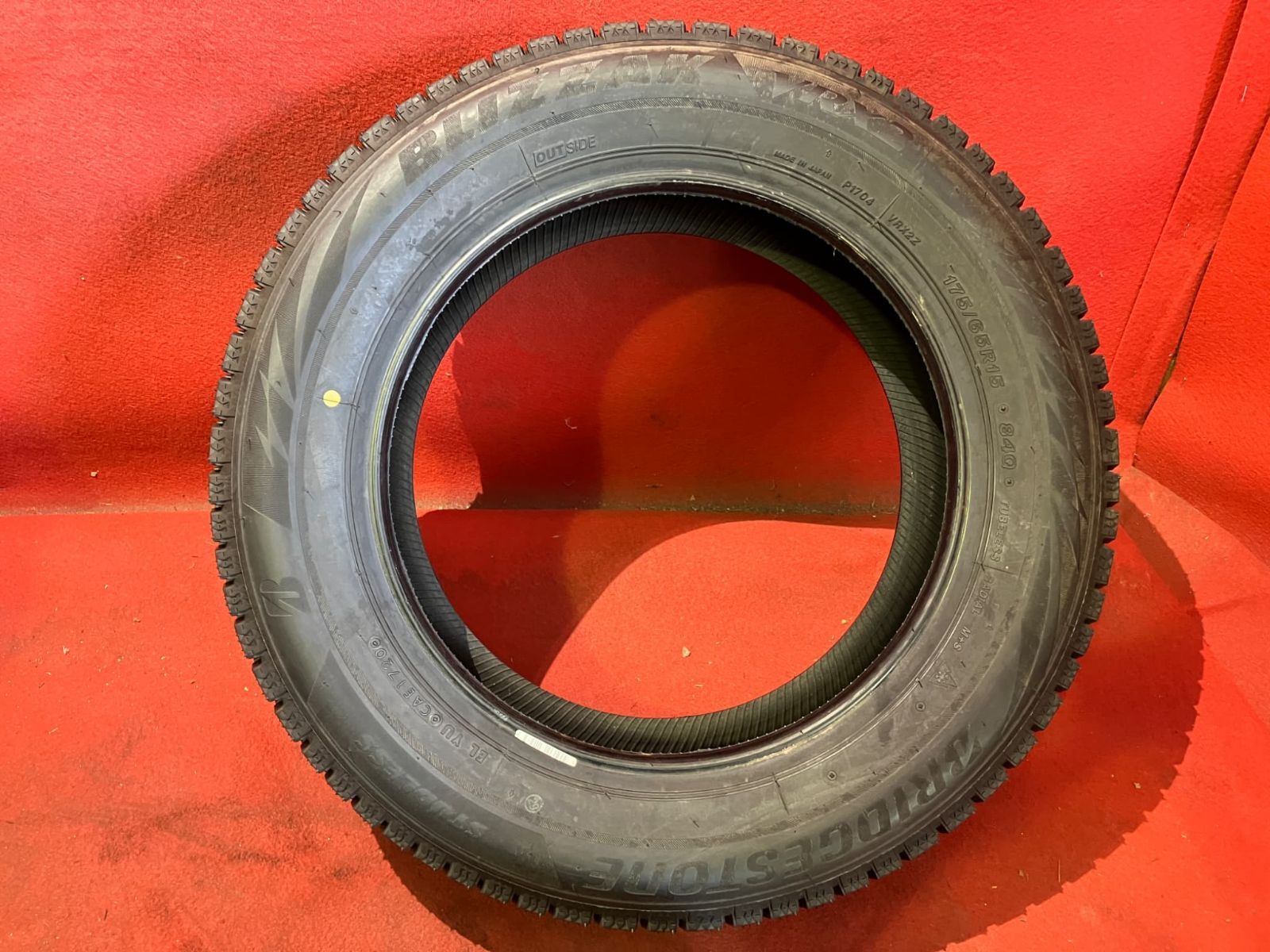 中古スタッドレスタイヤ【175/65R15 BRIDGESTONE VRX2】 4本SET - メルカリ