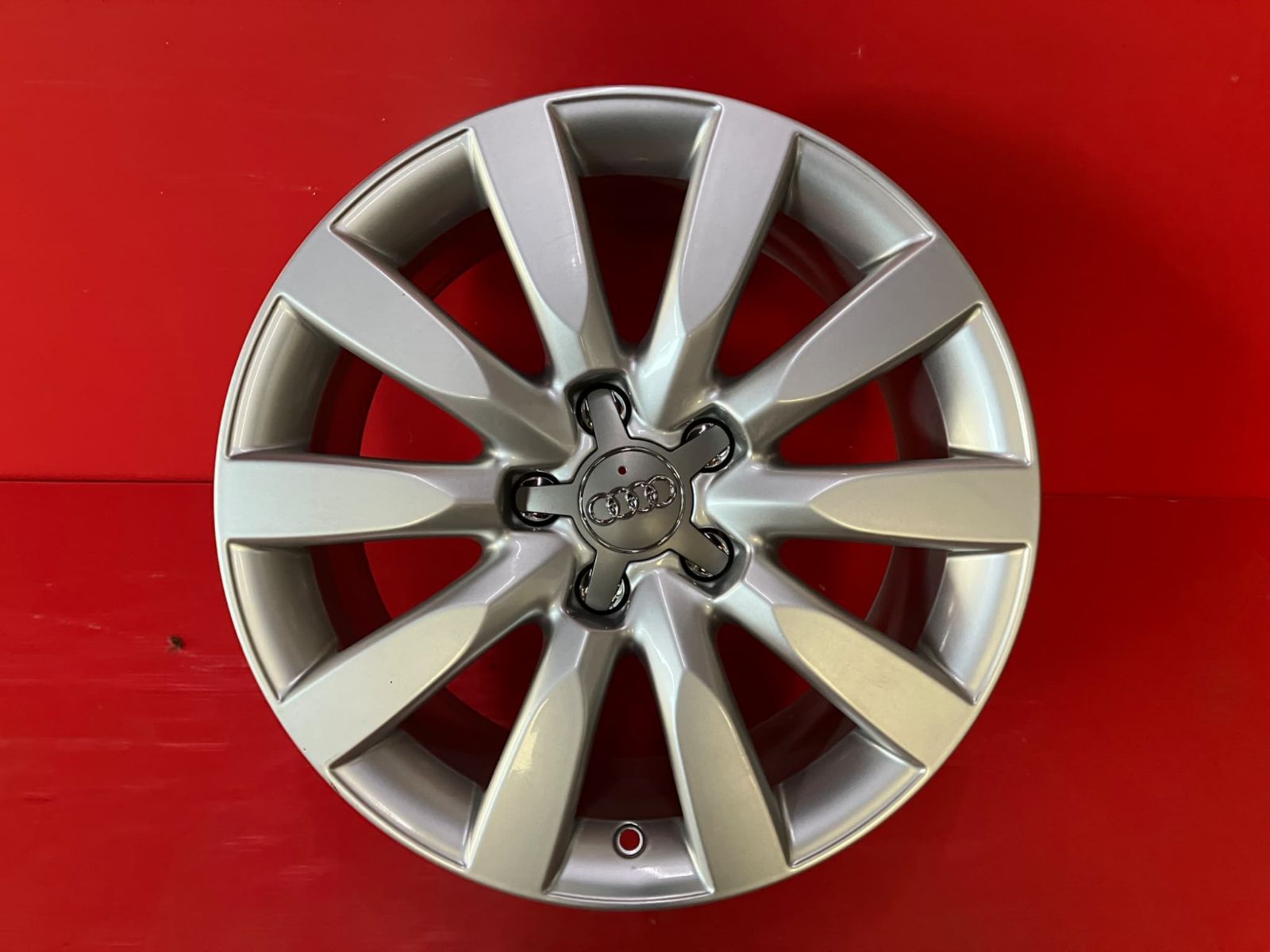 【お電話番号必須】中古ホイール[17x8.0+47 112/5H hub66.5mm アウディ A4純正] 4本SET 中古ホイール[17x8.0+47 112/5H hub66.5mm アウディ A4純正] 4本SET