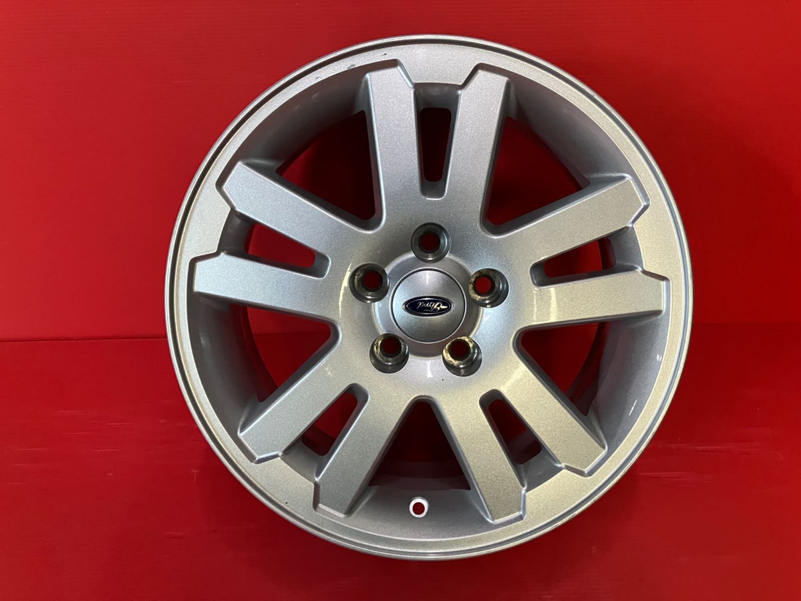 中古ホイール[17x7.5+44 114.3/5H フォード エクスプローラー純正] 4本