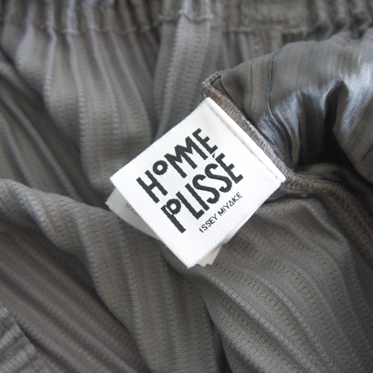 美品】 HOMME PLISSE ISSEY MIYAKE【プリーツ ショート パンツ】3