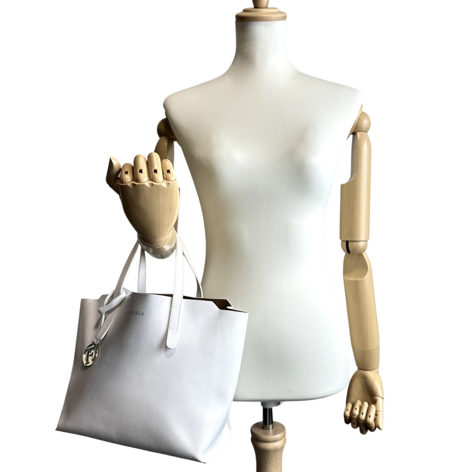 B5519】 FURLA フルラ ハンドバッグ サリー ホワイト レザー PVC加工