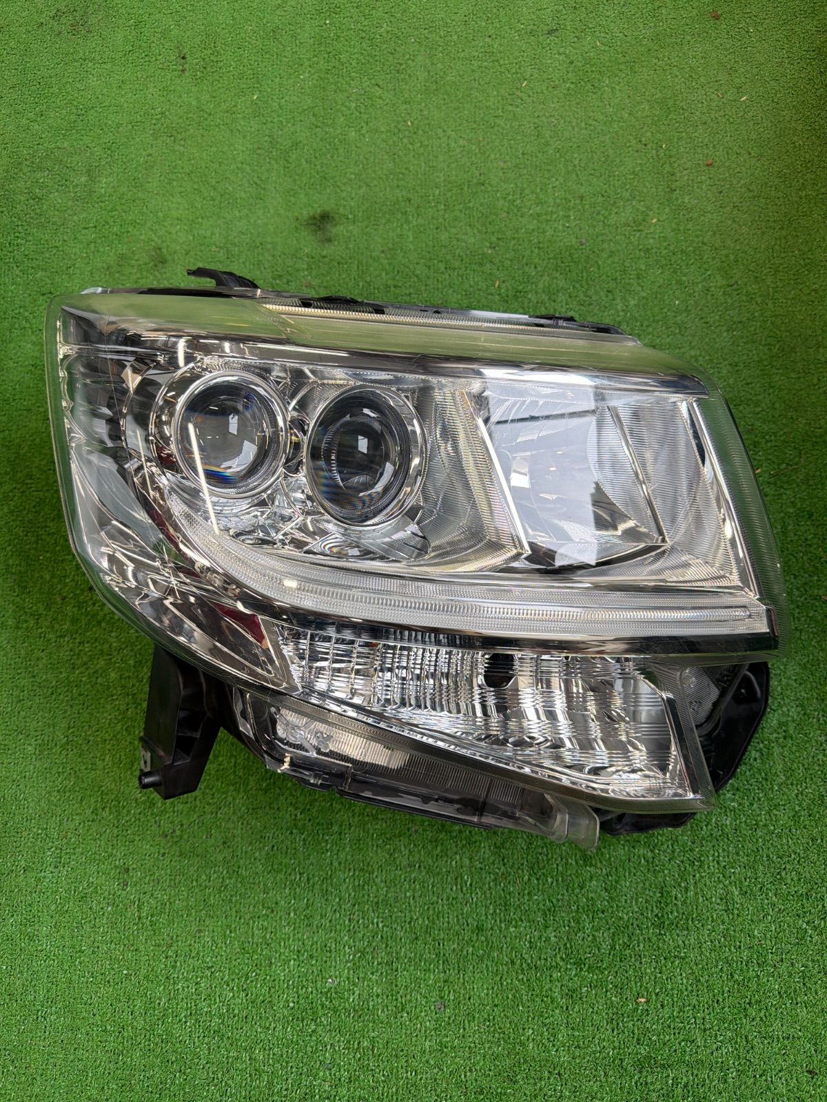 ダイハツ　タントカスタム　LA600S LA610S　純正　右側　ヘッドライト　KOITO 100-51392 　(1597)