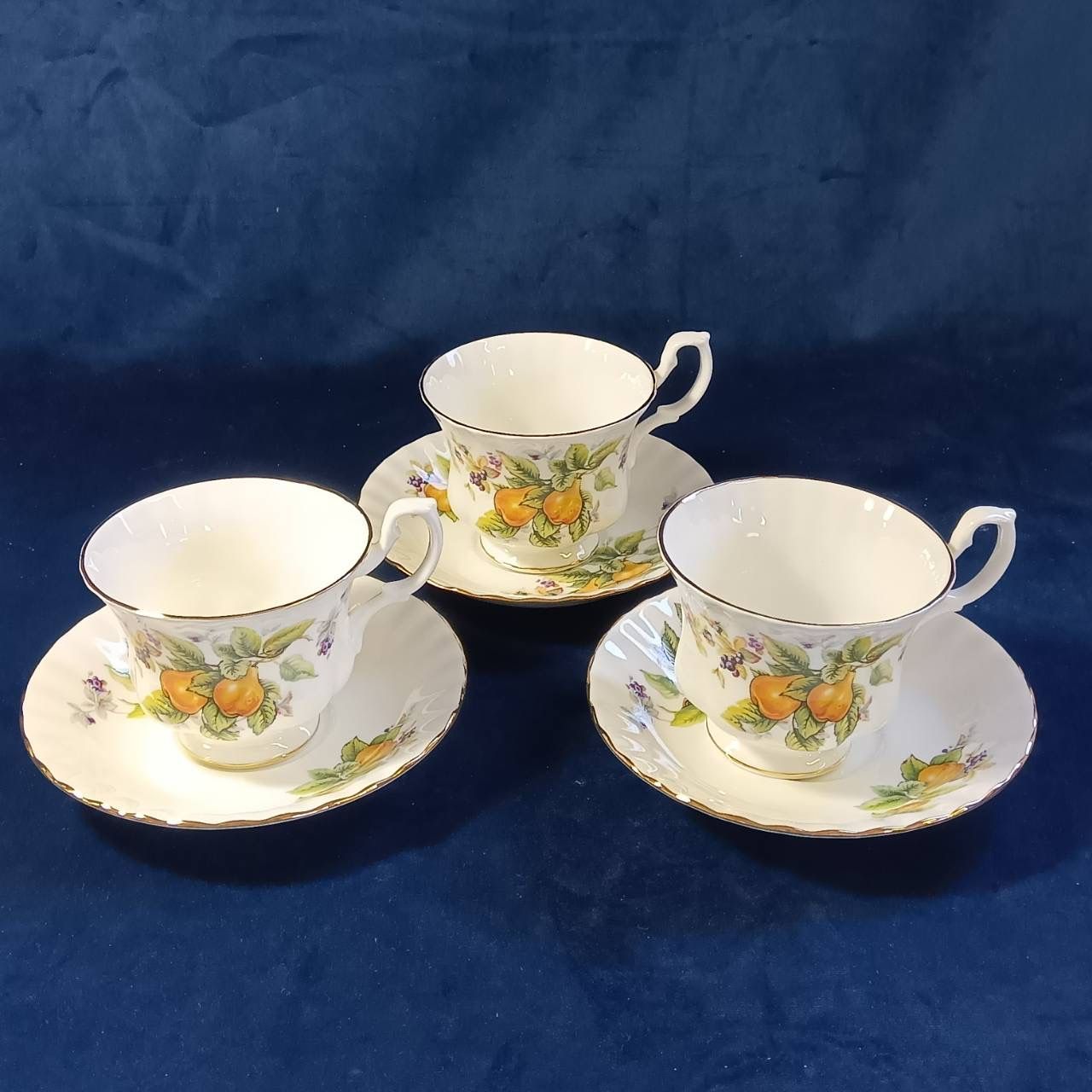 ロイヤルアルバート Royal Albert 果物デザイン 3客 カップ＆ソーサー 