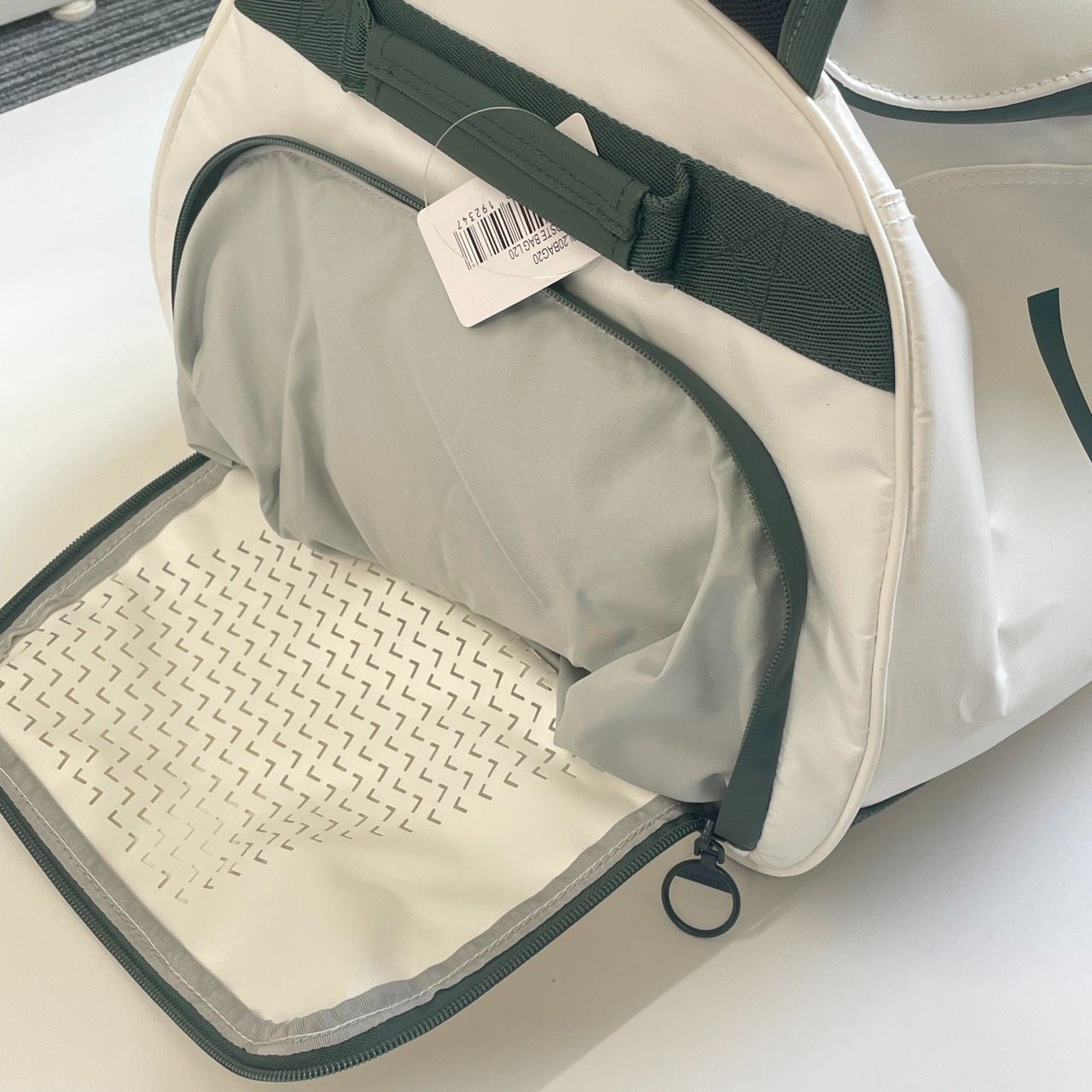 新品・訳あり 汚れ】Lacoste×Tecnifibre(ラコステxテクニファイバー 
