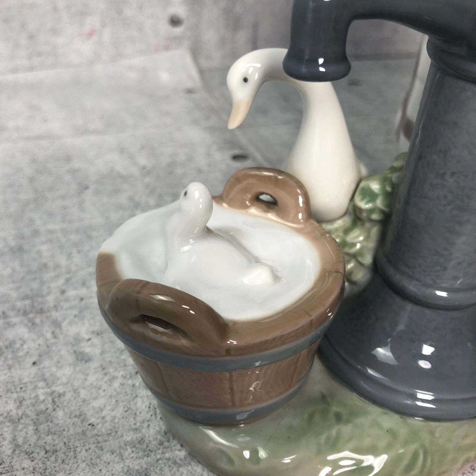 リヤドロ（LLADRÓ）の「ランチタイム（アヒル）」 リヤドロ LLADRO 5285 農場の夏 SUMMER ON THE FARM スペイン製 希少な