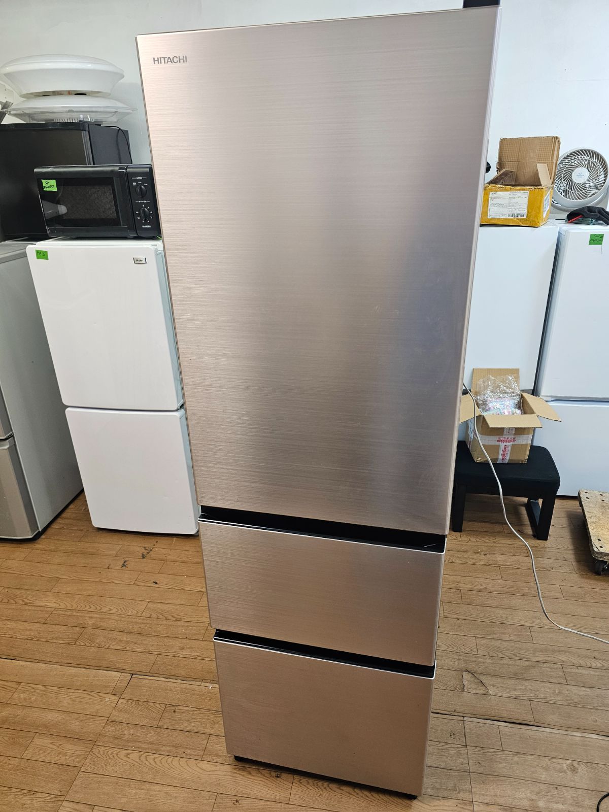 福岡限定送料無料】美品 2023年製 HITACHI 315L 3ドア冷蔵庫 R-V32SV(N 
