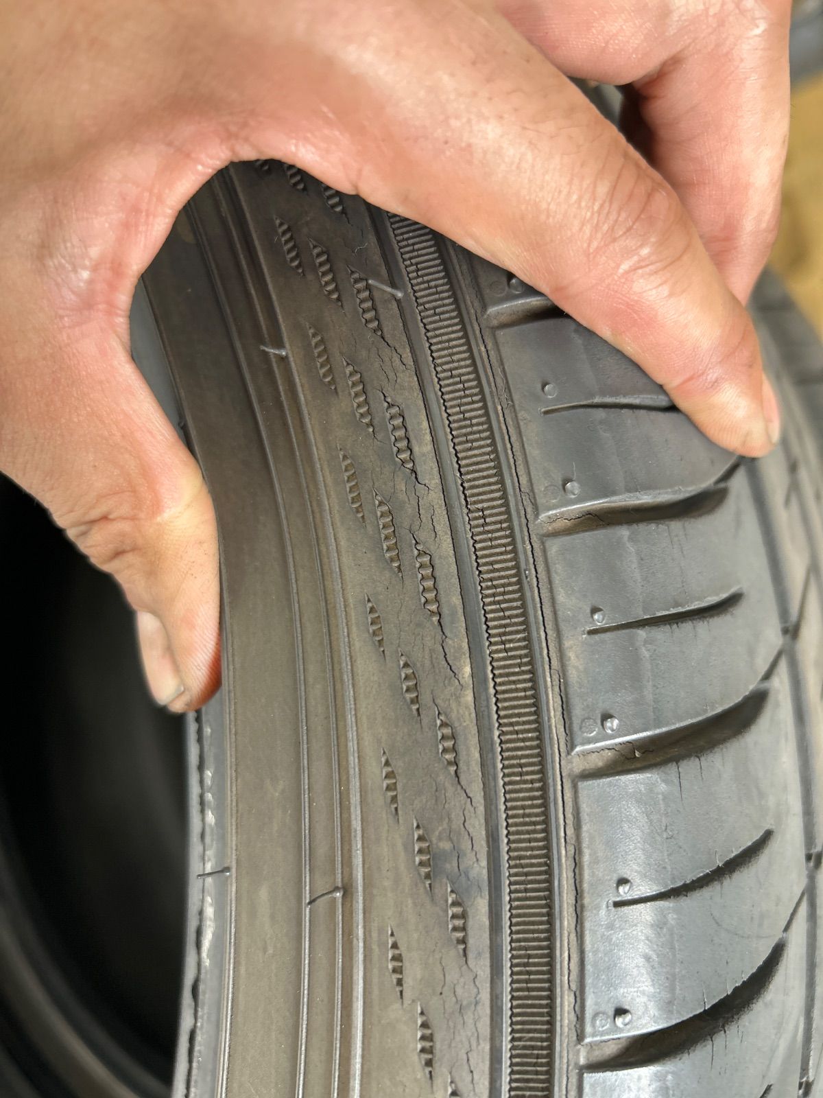 夏 ノーマル タイヤ 225/45R18 グッドイヤー 2021年製造 4本セット