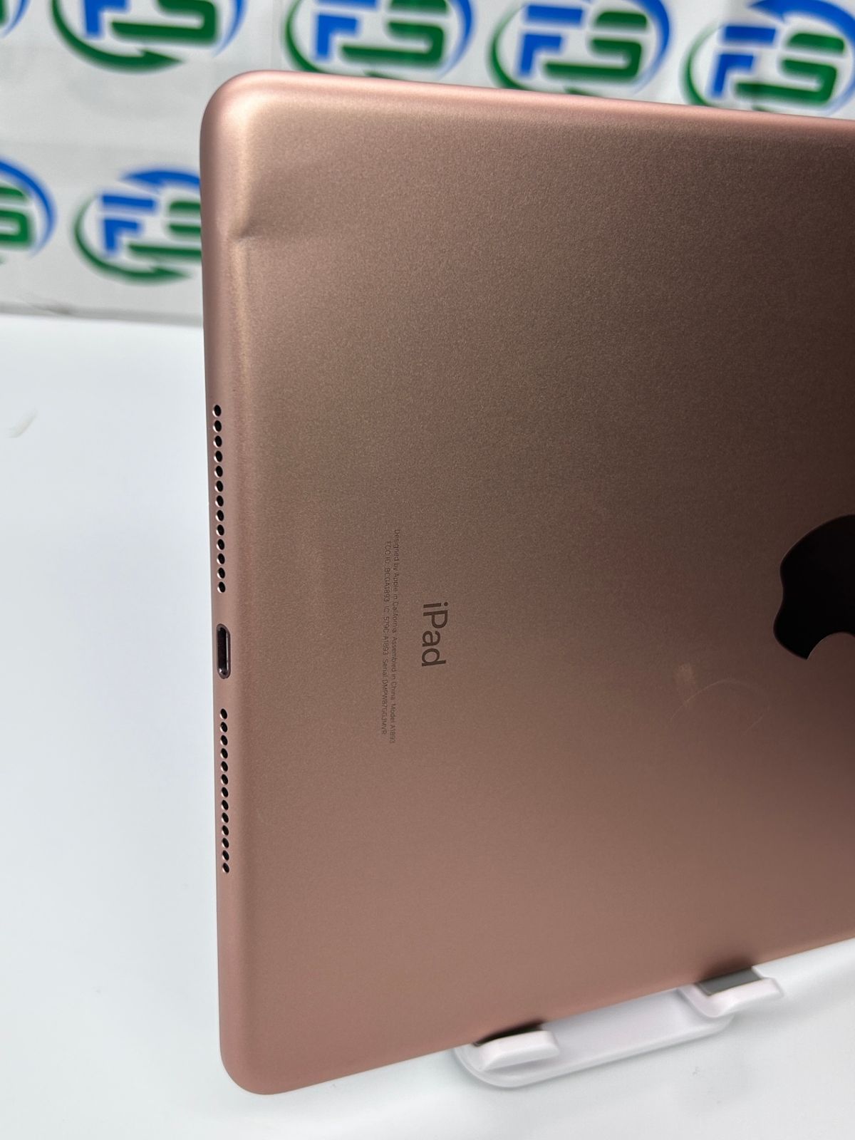 タブレット iPad 第6世代 Wi-Fi 32GB ゴールド MRJN2J/A A1893 訳あり