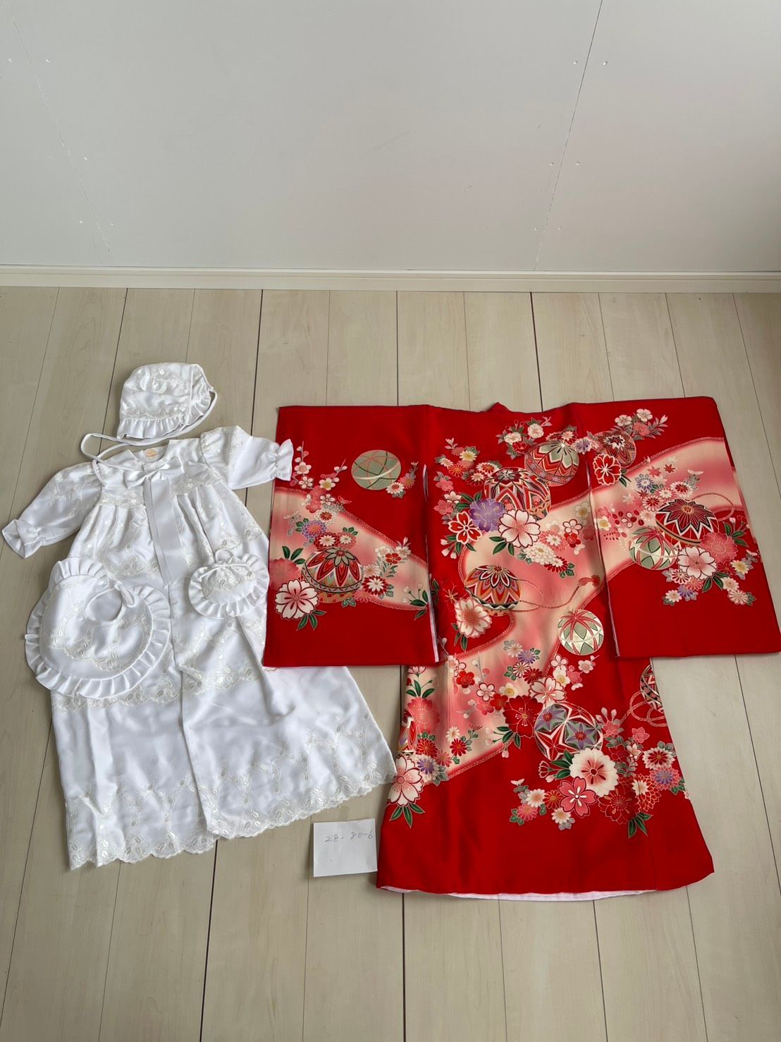 お宮参り衣装　女の子　正絹着物　小物3点セット付き/帽子・よだれかけ・におい袋　ドレス0523-4-28-80-6
