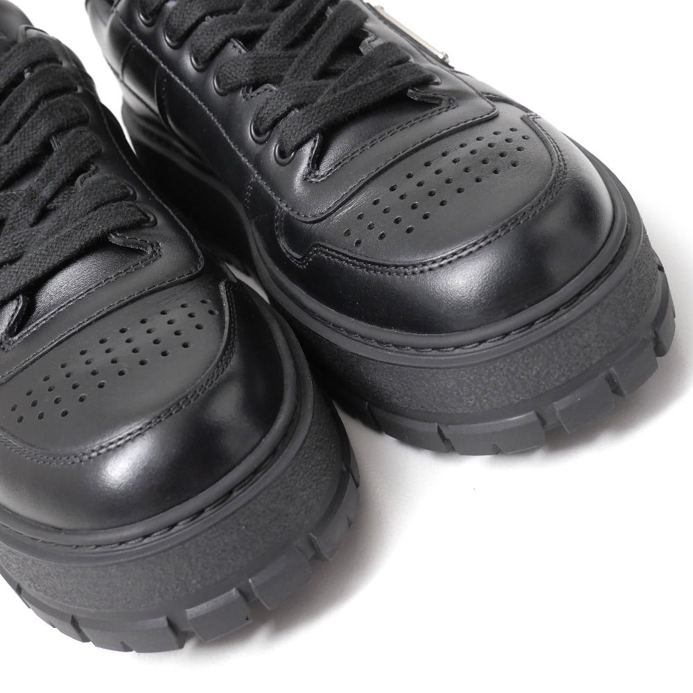 □美品□PRADA プラダ スニーカー サイズ7 1/2 トライアングル ロゴ
