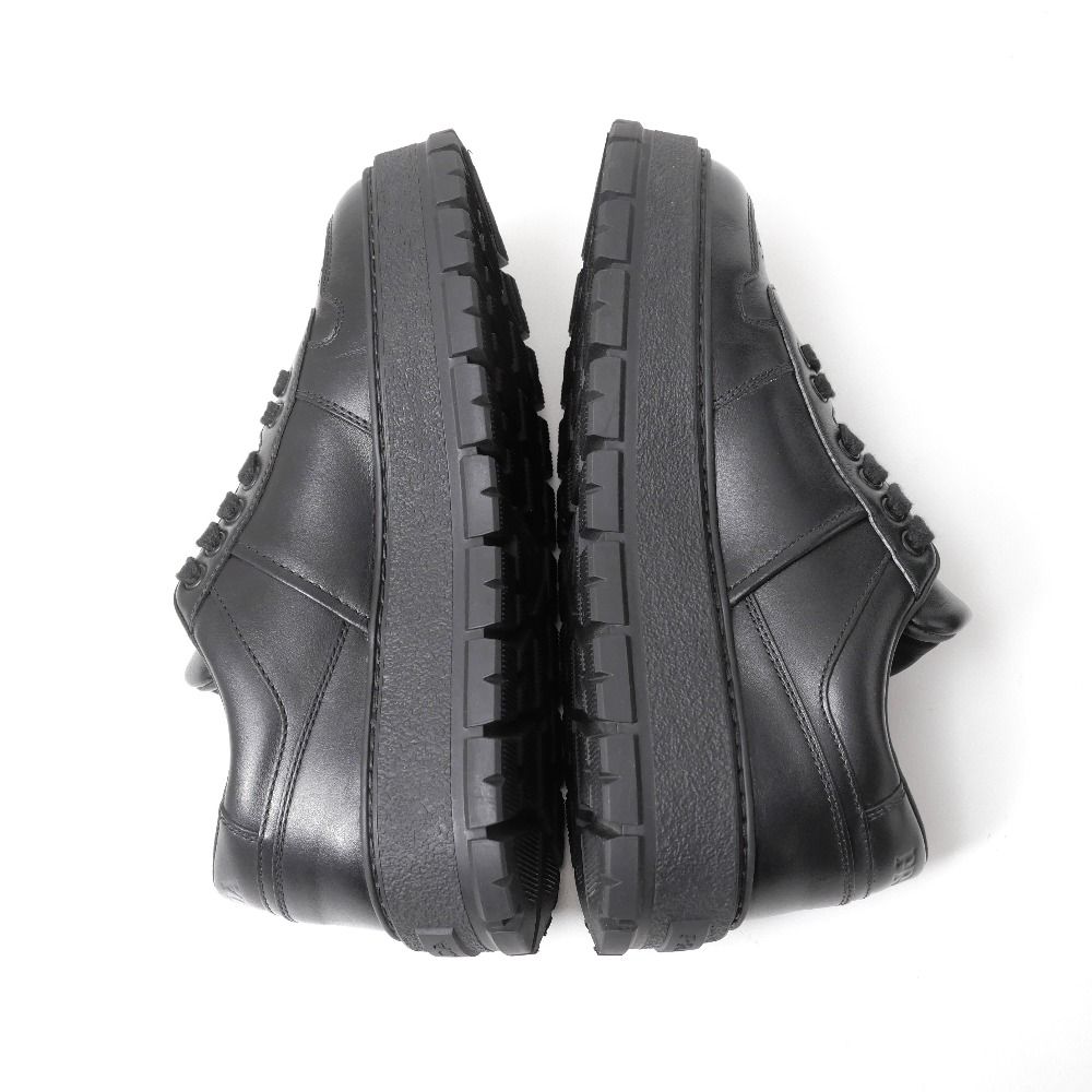 ■美品■PRADA プラダ スニーカー サイズ7 1/2 トライアングル ロゴプレート レザーシューズ ブランド古着【中古】20260603/RA9628 □美品□PRADA プラダ スニーカー サイズ7 1/2 トライアングル ロゴ