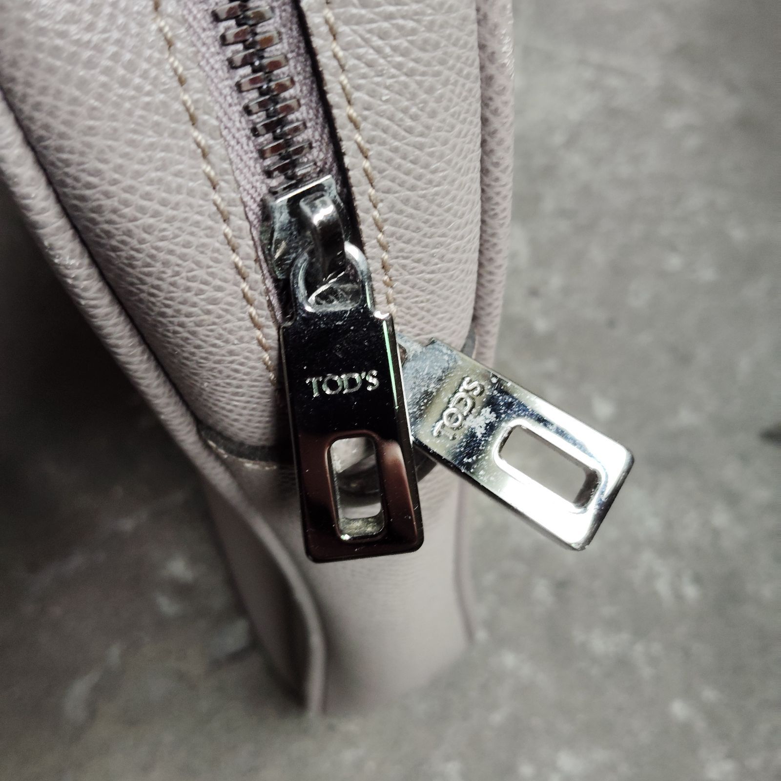 TOD'S レザー2WAYブリーフケース ビジネスバッグ ショルダー付属
