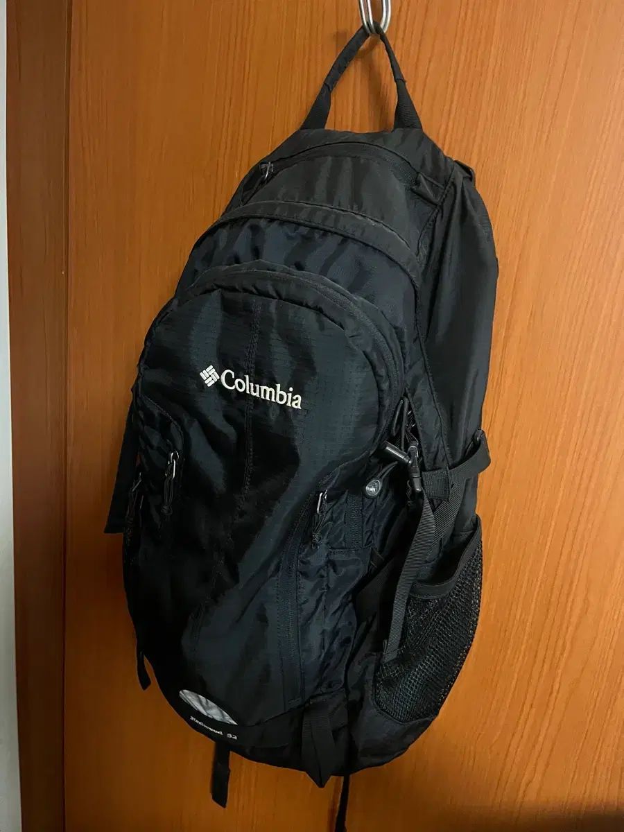 コロンビア レッドウッド 32L バックパック ブラック