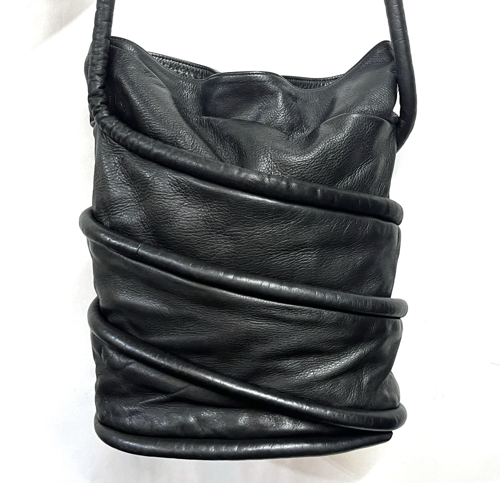 kawa-kawa｜カワカワ レザーショルダーバッグ 鞄 - メルカリ