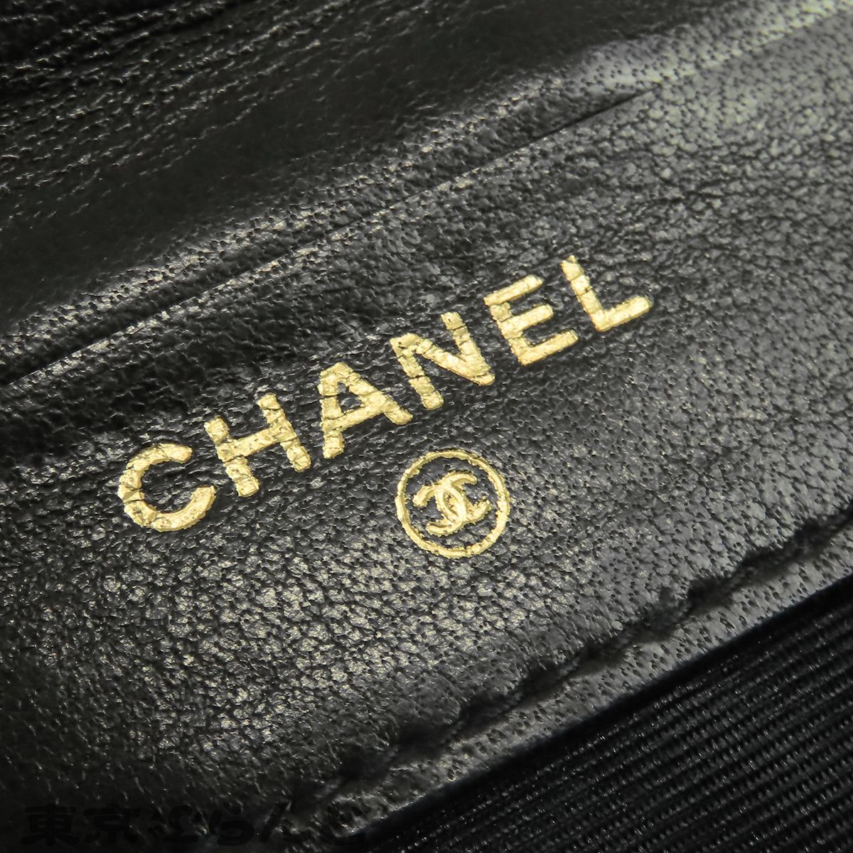 シャネル CHANEL 二つ折り財布 ブラック 黒 ゴールド金具 ラムスキン