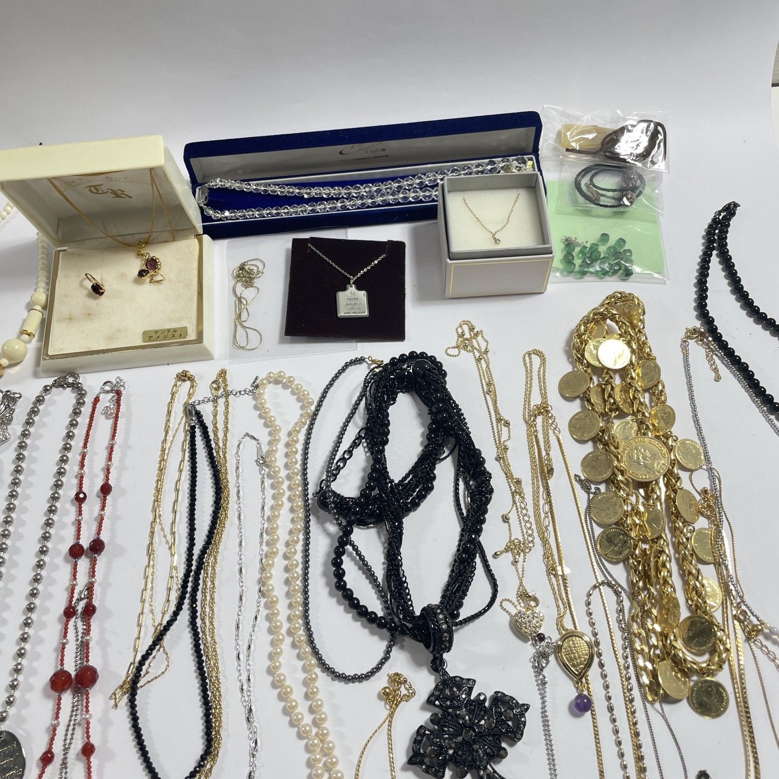 ☆ 希少 アクセサリー ジュエリー 約200個 大量 まとめ商品 ブローチ