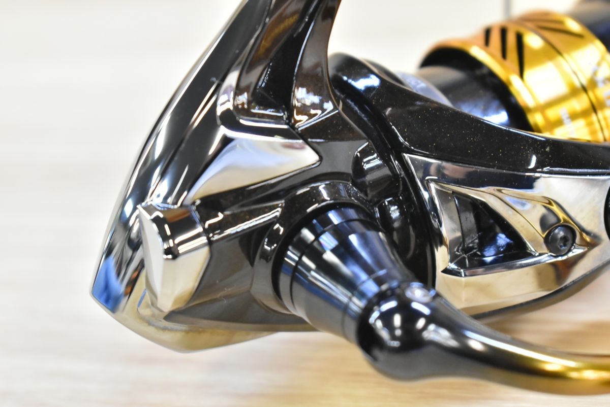 シマノ 18 ソアレ BB C2000SSPG スピニングリール SHIMANO SOARE