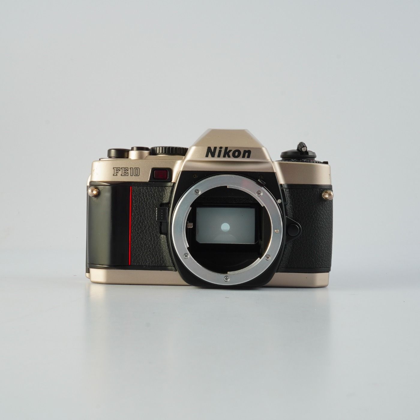 カメラ Nikon ニコン FM10 MF フィルム一眼レフカメラ