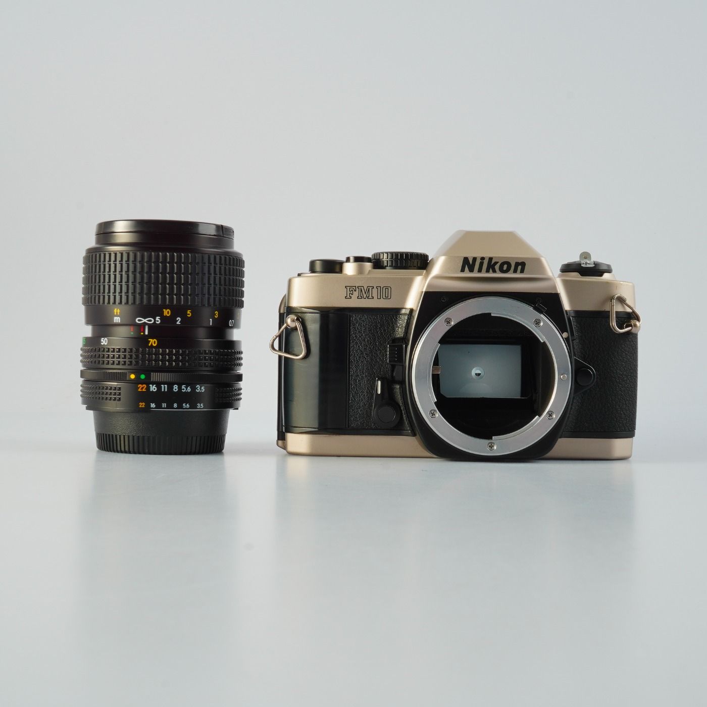 Nikon ニコン FM10 + Ai-S ZOOM Nikkor 35-70mm F/3.5-4.8 MF フィルム