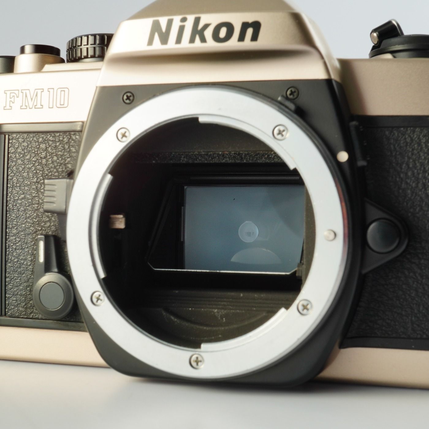 Nikon ニコン FM10 + Ai-S ZOOM Nikkor 35-70mm F/3.5-4.8 MF フィルム