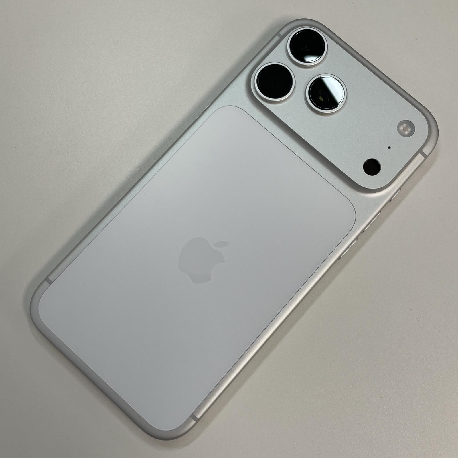 iPhone 17 Pro Max 256GB シルバー (softbank) - メルカリ
