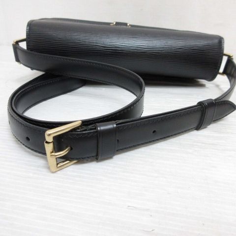 ルイヴィトン LOUIS VUITTON エピ サンクルー M52192 ショルダー