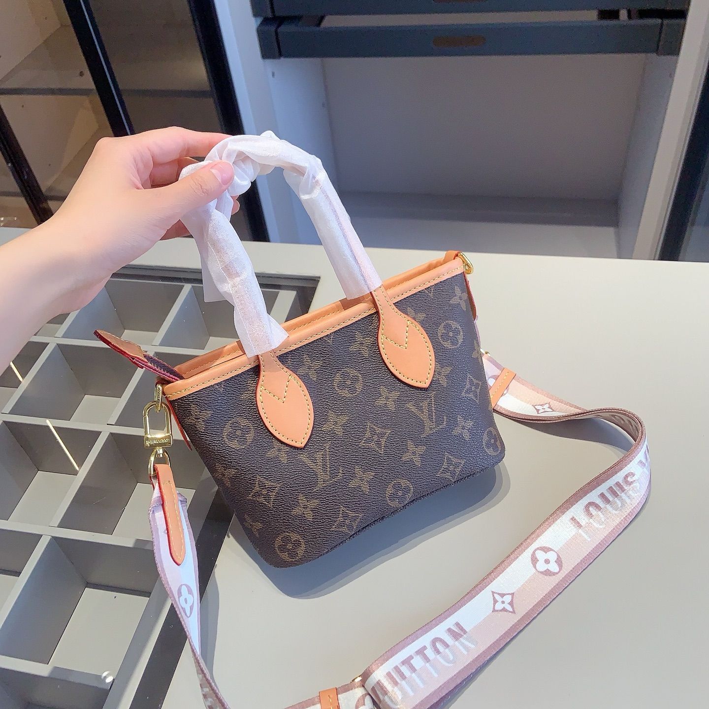 本日特価] 全新シリーズセット X666 - LV ショッピングバッグBB + LV 