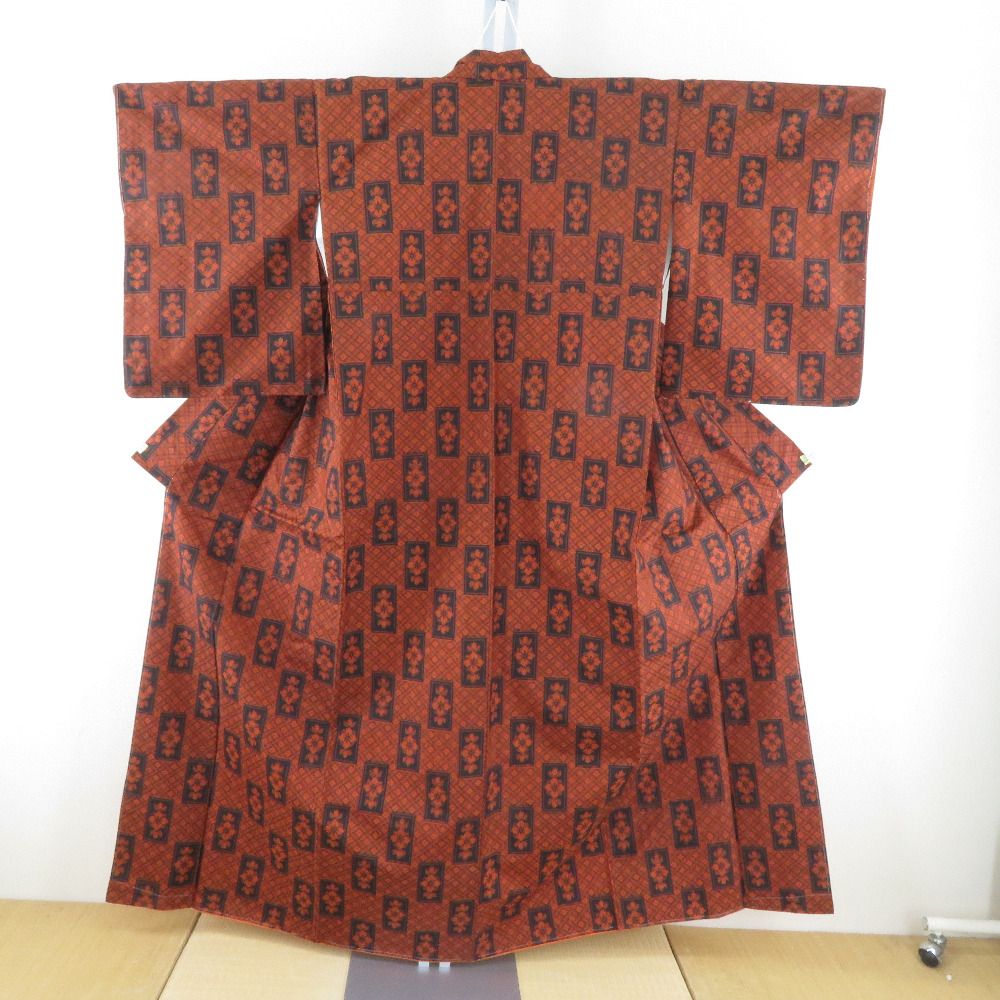 紬 着物 村山大島紬 アンサンブル 羽織付 四角に花文様 袷 バチ衿 黒