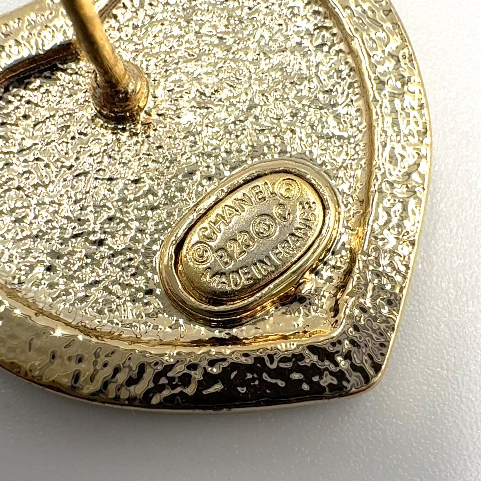 CHANEL ココマーク ラインストーン ハート GP、カラーストーン、レジン