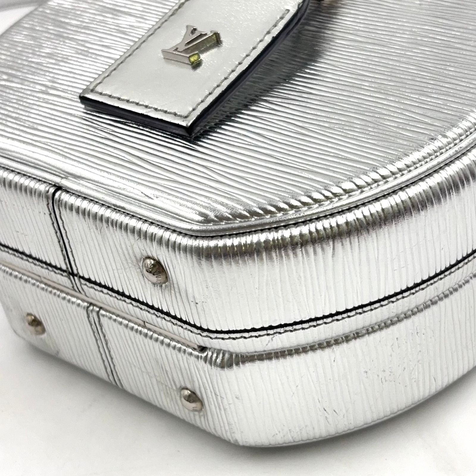 新着】LOUIS VUITTON プティットボワットシャポー エピ ショルダー 