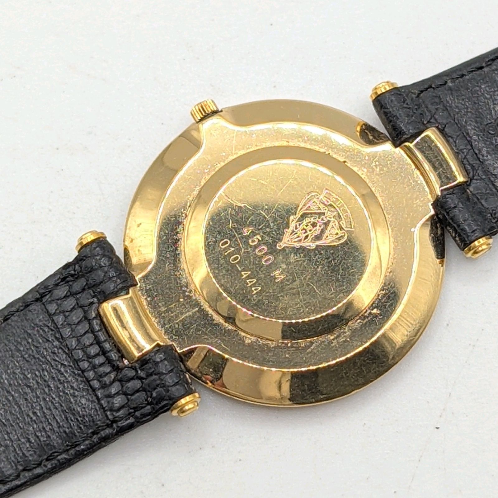 GUCCI 4500M Watch Quartz Men's Round Gold Black dial Y2K 00S Vintage Not Working グッチ 時計 クオーツ メンズ ラウンド ゴールド シルバー文字盤 ヴィンテージ 不動品