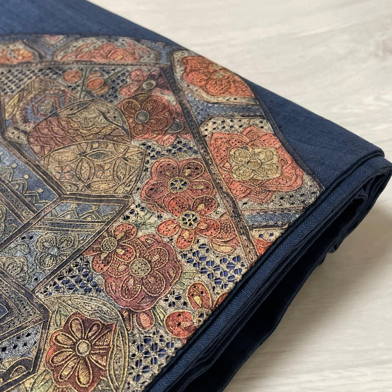 汕頭刺繍 蘇州刺繍 名古屋帯 結城紬 貝桶に花模様 九寸、正絹 着物 X