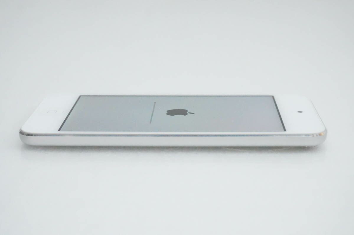 中古】Appleアップル 第7世代 iPod touch 32GB MVHV2J/A シルバー